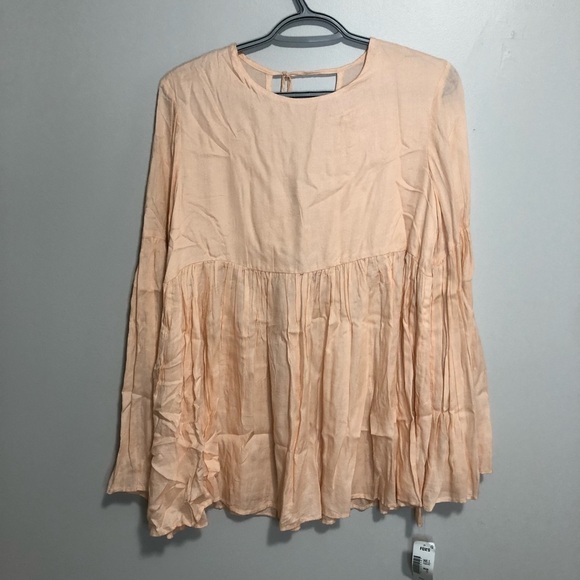 Walter Baker Sophie Bell Sleeve Boho Peasant Long Sleeve Flowy Blouse Light Pink - Picture 3 of 8